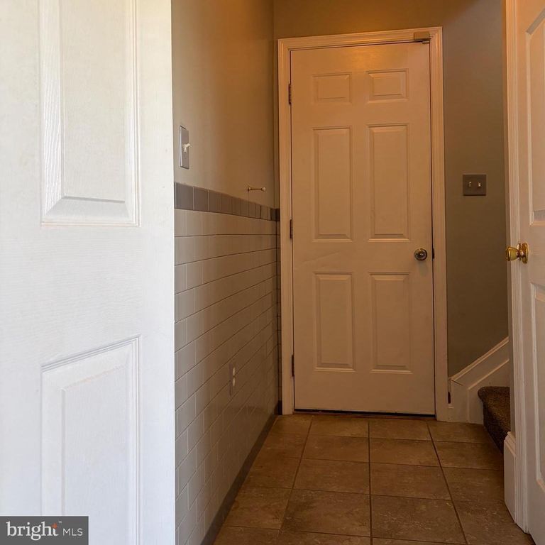 Image 27 of property listing at 108 ACOUSTIC DR, Martinsburg, WV 25404