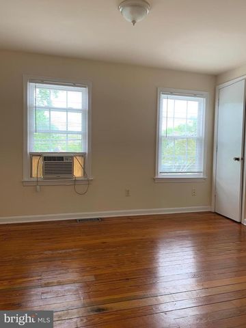 113 HAWKE ST, Fredericksburg, VA 22401