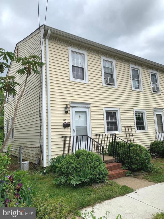 113 HAWKE ST, Fredericksburg, VA 22401