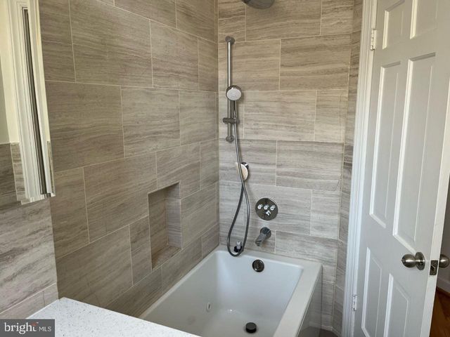 2800 NW DUMBARTON ST NW, Washington, DC 20007