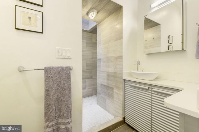2800 NW DUMBARTON ST NW, Washington, DC 20007