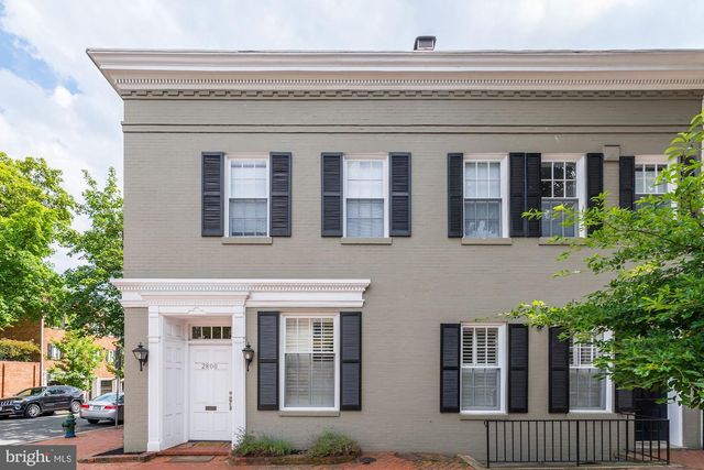 2800 NW DUMBARTON ST NW, Washington, DC 20007