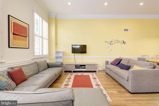 2800 NW DUMBARTON ST NW, Washington, DC 20007