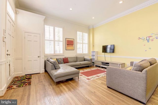 2800 NW DUMBARTON ST NW, Washington, DC 20007