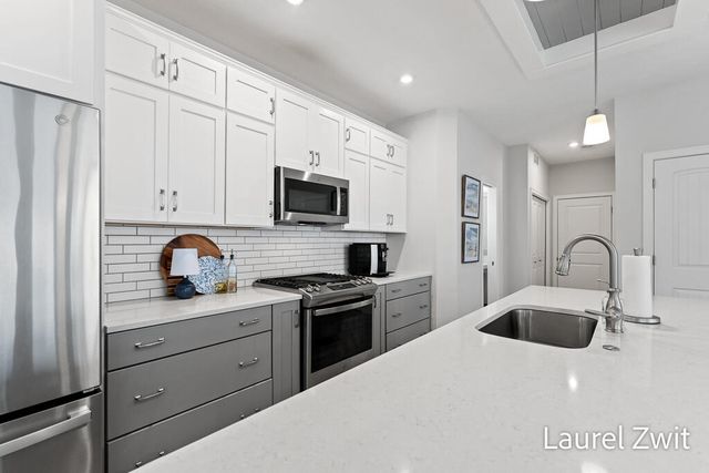 406 W Leland Drive, Whitehall City, MI 49461