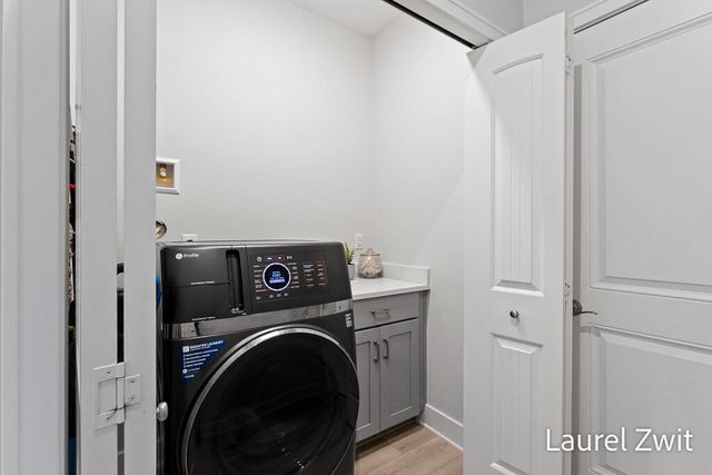 406 W Leland Drive, Whitehall City, MI 49461