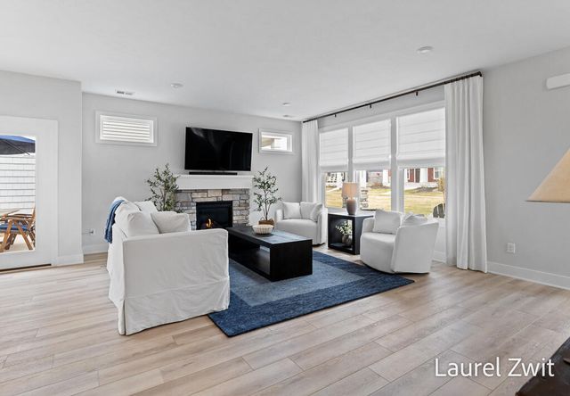 406 W Leland Drive, Whitehall City, MI 49461