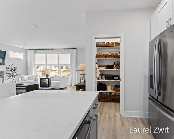 406 W Leland Drive, Whitehall City, MI 49461