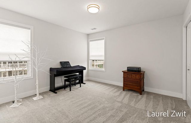 406 W Leland Drive, Whitehall City, MI 49461