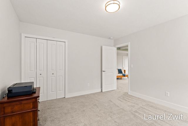 406 W Leland Drive, Whitehall City, MI 49461