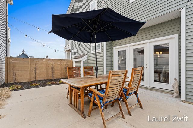 406 W Leland Drive, Whitehall City, MI 49461