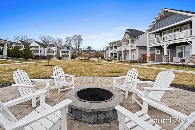 406 W Leland Drive, Whitehall City, MI 49461