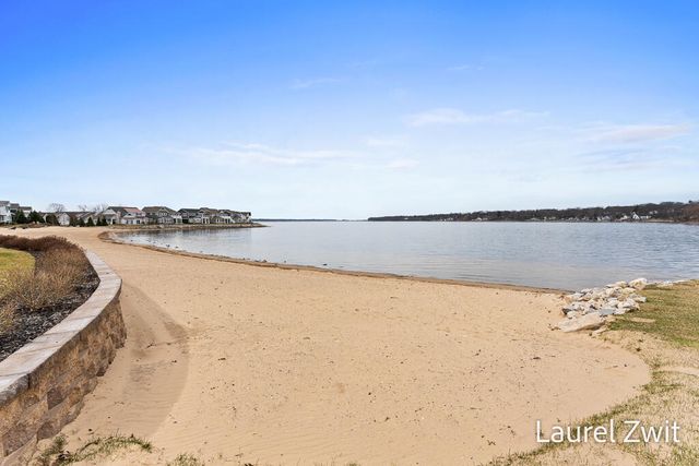 406 W Leland Drive, Whitehall City, MI 49461