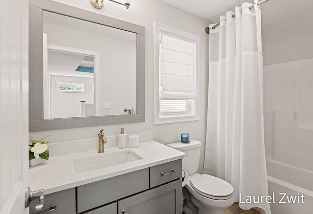 406 W Leland Drive, Whitehall City, MI 49461