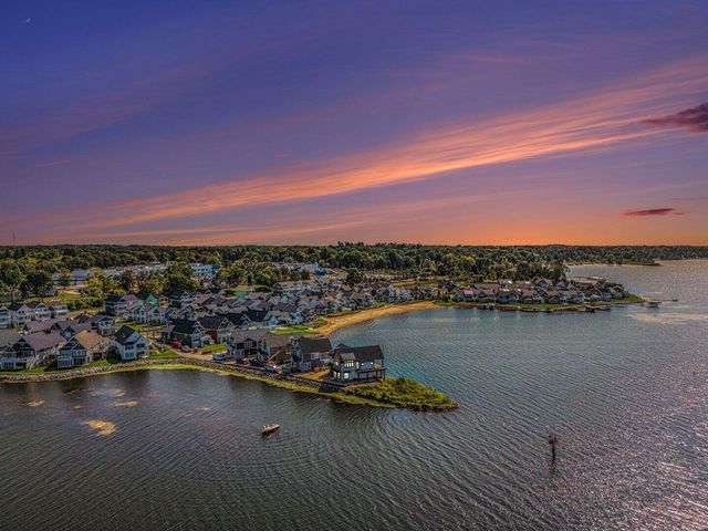 406 W Leland Drive, Whitehall City, MI 49461