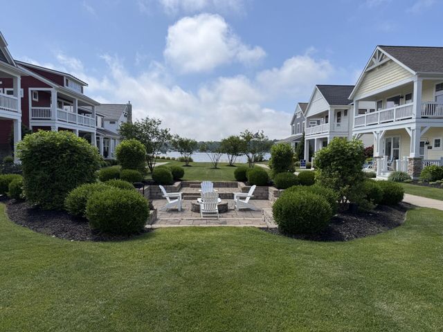 406 W Leland Drive, Whitehall City, MI 49461