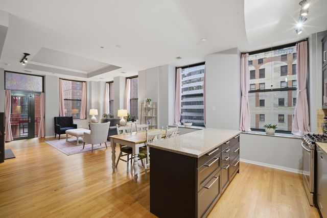 208 W Washington Street 910, Chicago, IL 60606