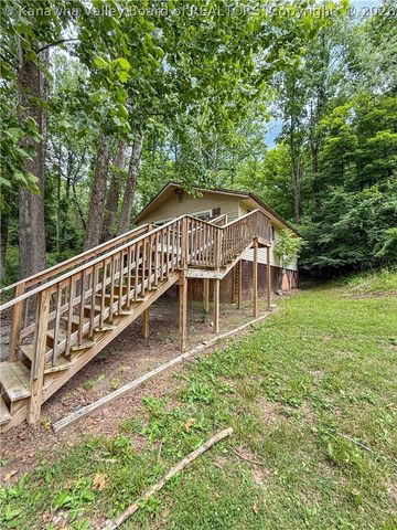 132 Wild Cherry Lane, Sissonville, WV 25320