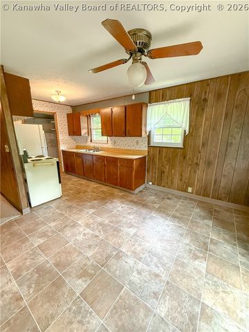 132 Wild Cherry Lane, Sissonville, WV 25320