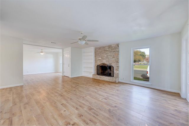 8835 Tallwood DR, Austin, TX 78759