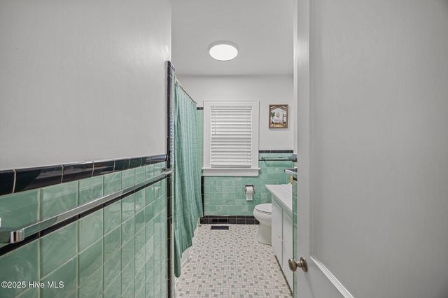 204 S Warren Street, Greenville, NC 27858