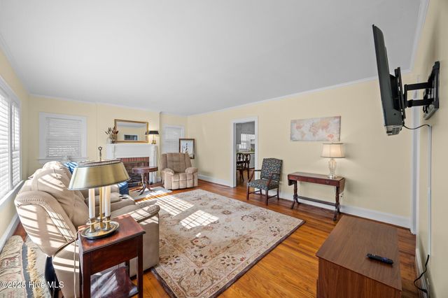 204 S Warren Street, Greenville, NC 27858
