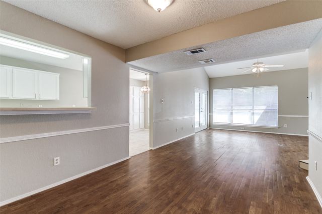 1633 San Francisco Street, Carrollton, TX 75007