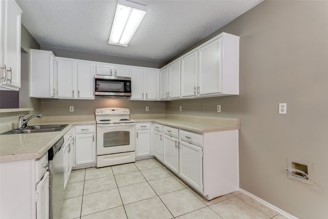 1633 San Francisco Street, Carrollton, TX 75007