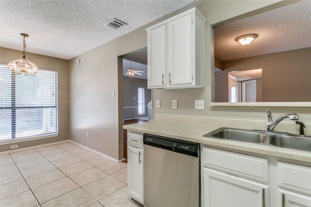 1633 San Francisco Street, Carrollton, TX 75007