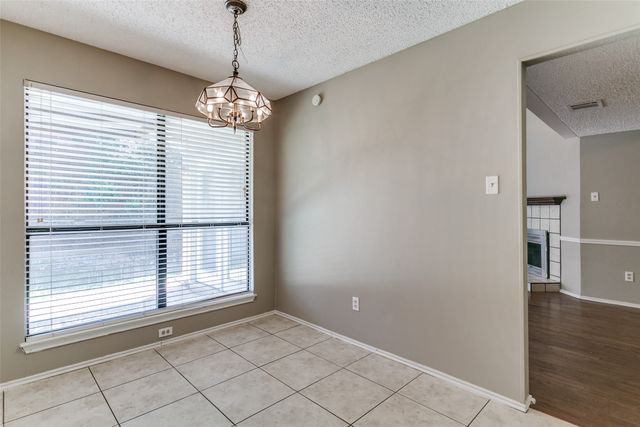 1633 San Francisco Street, Carrollton, TX 75007