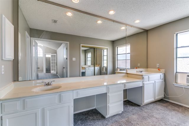 1633 San Francisco Street, Carrollton, TX 75007