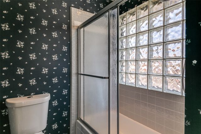 1633 San Francisco Street, Carrollton, TX 75007