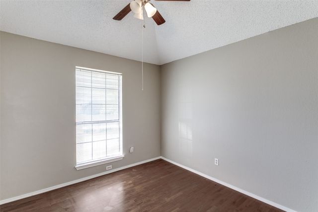 1633 San Francisco Street, Carrollton, TX 75007
