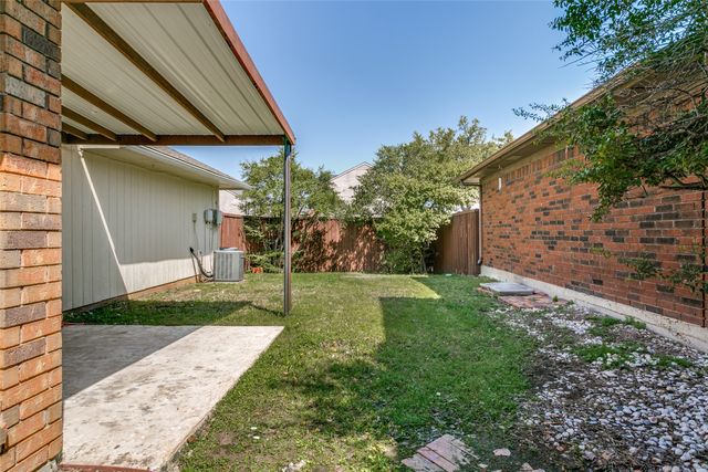 1633 San Francisco Street, Carrollton, TX 75007