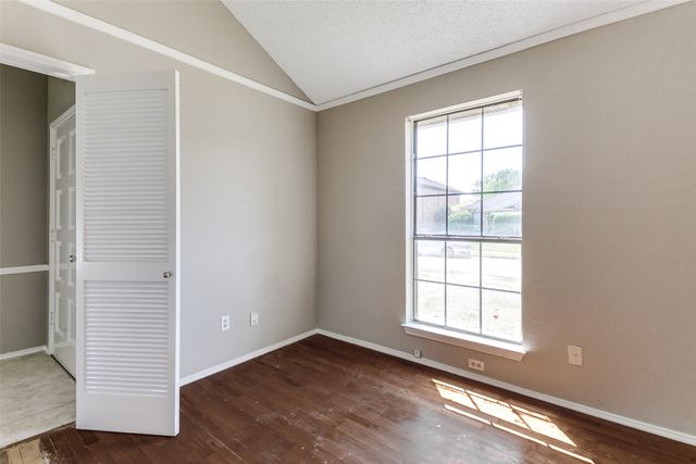 1633 San Francisco Street, Carrollton, TX 75007