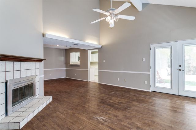 1633 San Francisco Street, Carrollton, TX 75007