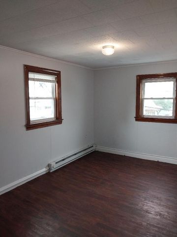 8 Harris St 2, Peabody, MA 01960