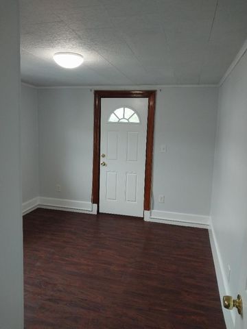 8 Harris St 2, Peabody, MA 01960