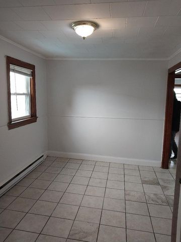8 Harris St 2, Peabody, MA 01960