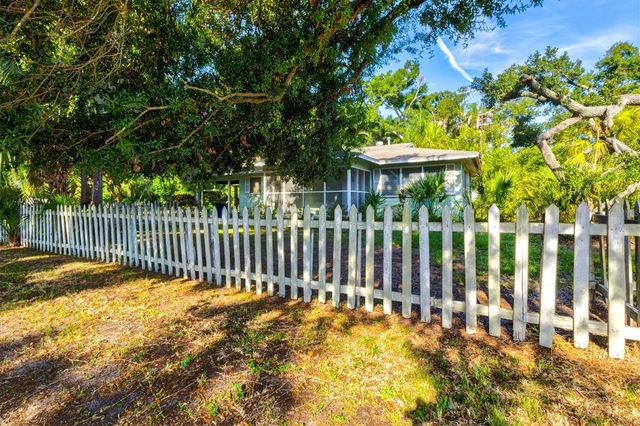 1208 28TH STREET W, Bradenton, FL 34205