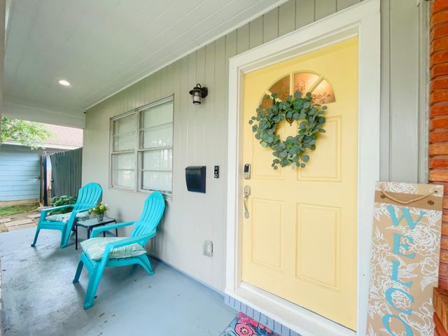 8423 Glen Valley Drive, Houston, TX 77061