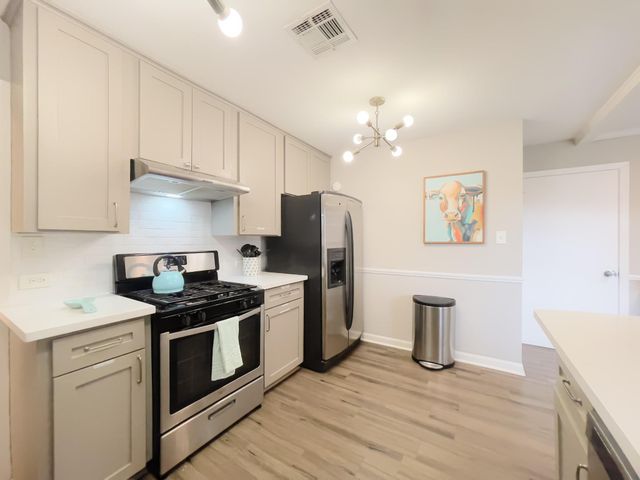 8423 Glen Valley Drive, Houston, TX 77061