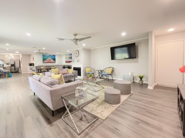8423 Glen Valley Drive, Houston, TX 77061