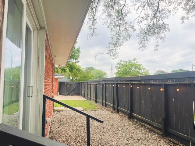8423 Glen Valley Drive, Houston, TX 77061