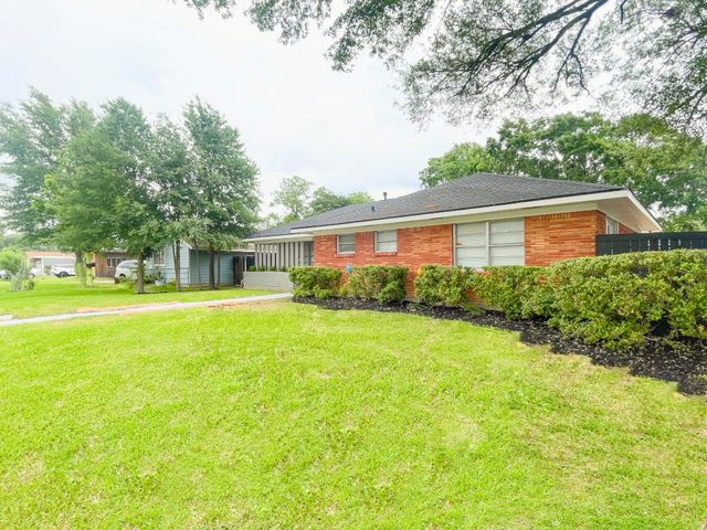 8423 Glen Valley Drive, Houston, TX 77061