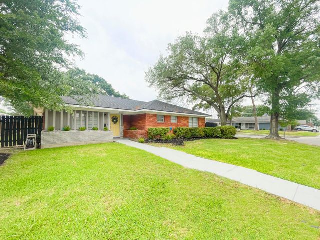 8423 Glen Valley Drive, Houston, TX 77061