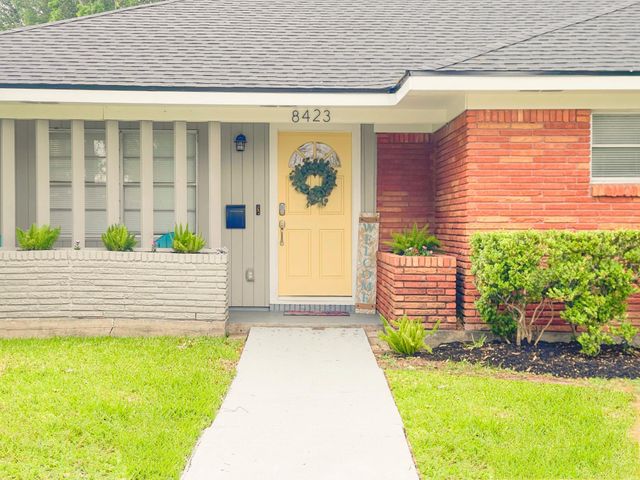 8423 Glen Valley Drive, Houston, TX 77061