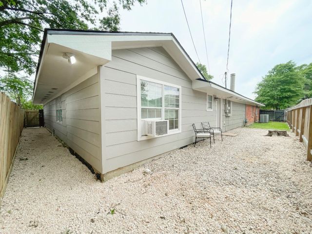 8423 Glen Valley Drive, Houston, TX 77061