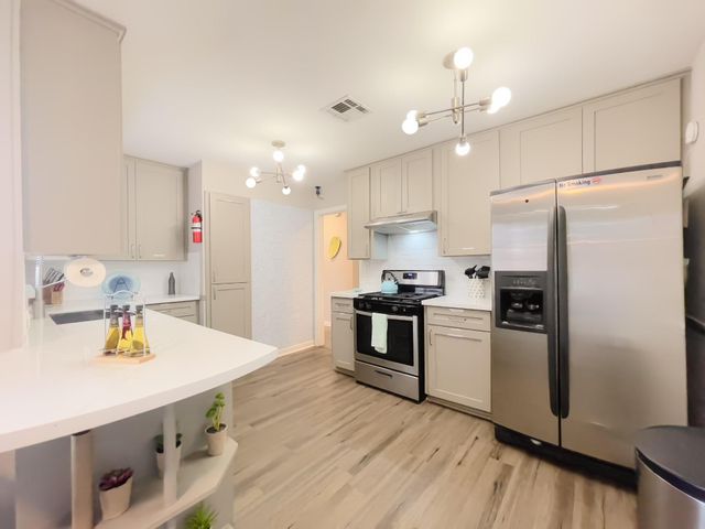 8423 Glen Valley Drive, Houston, TX 77061