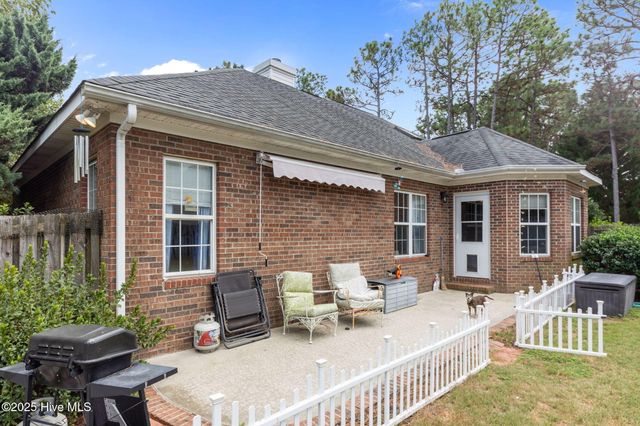 75 Catalpa Lane N, Pinehurst, NC 28374